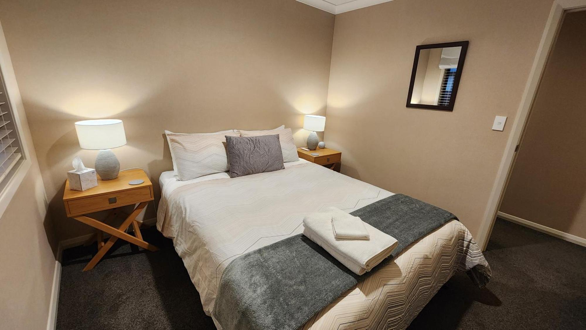 Huntington Honey Apartment Hamilton Bilik gambar